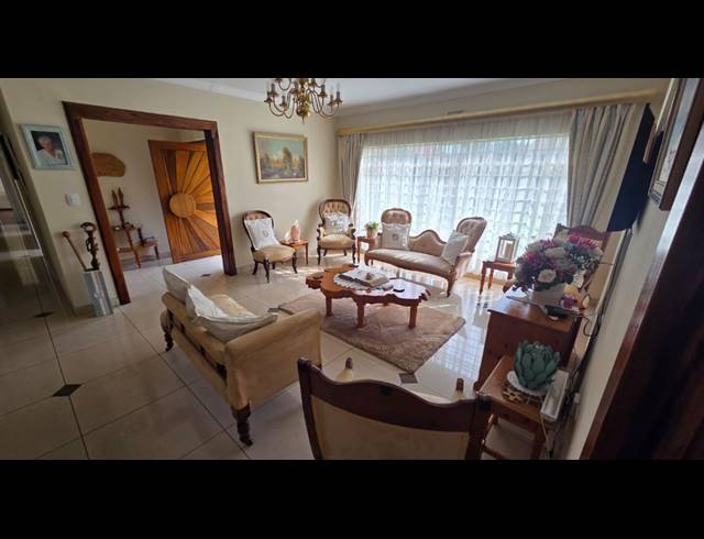 5 BEDROOM HOUSE FOR SALE IN BRACKENHURST